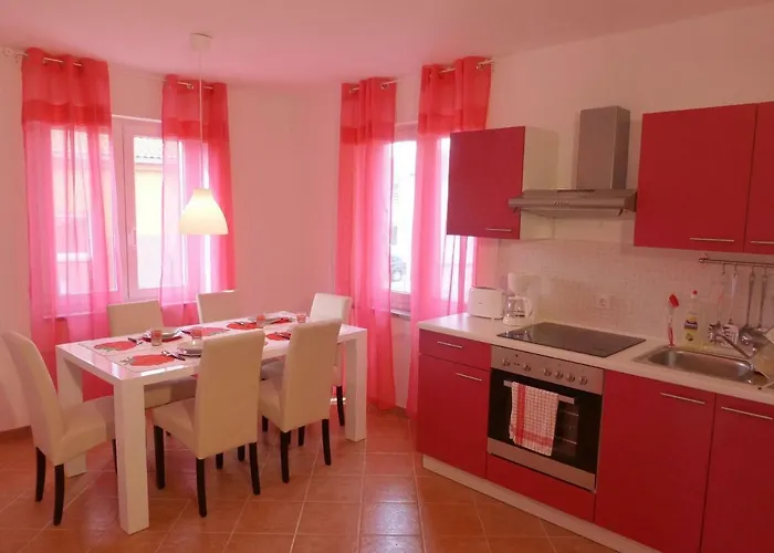 Apartments Kvesic
